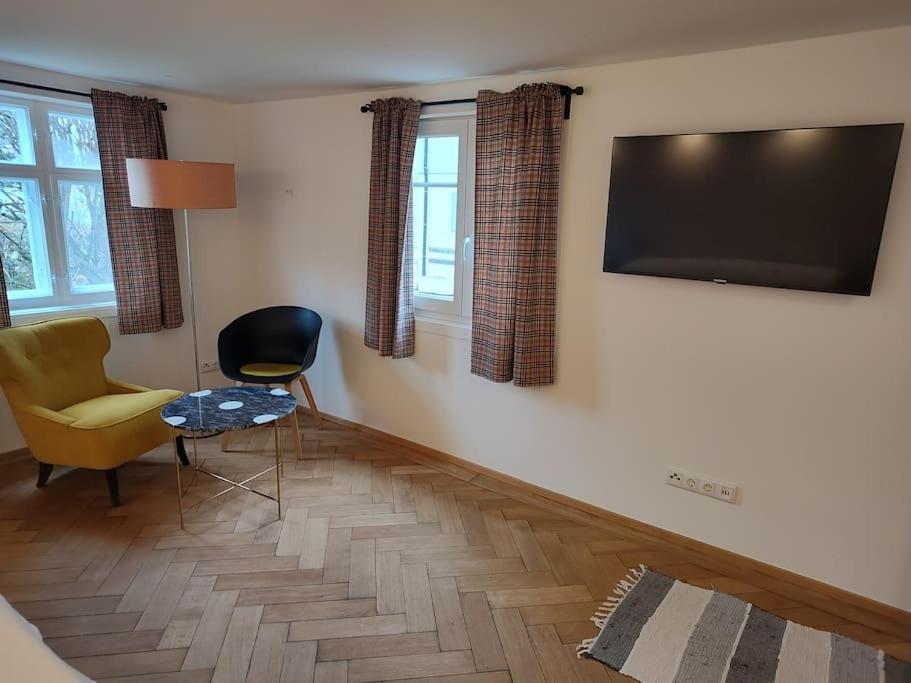Apartment Resl - Geschmackvoll Renoviert & Zentral Im Historischen Schindelhaus *