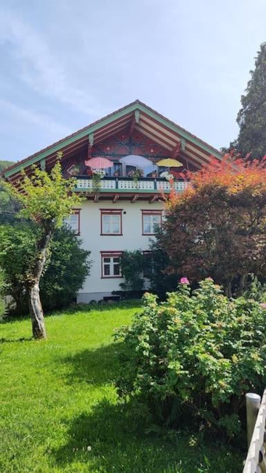 Appartamento Resl - Geschmackvoll Renoviert & Zentral Im Historischen Schindelhaus Oberstaufen